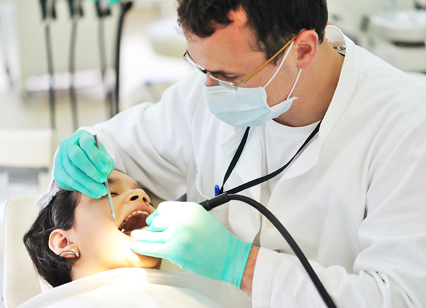 dental specialists in delhi